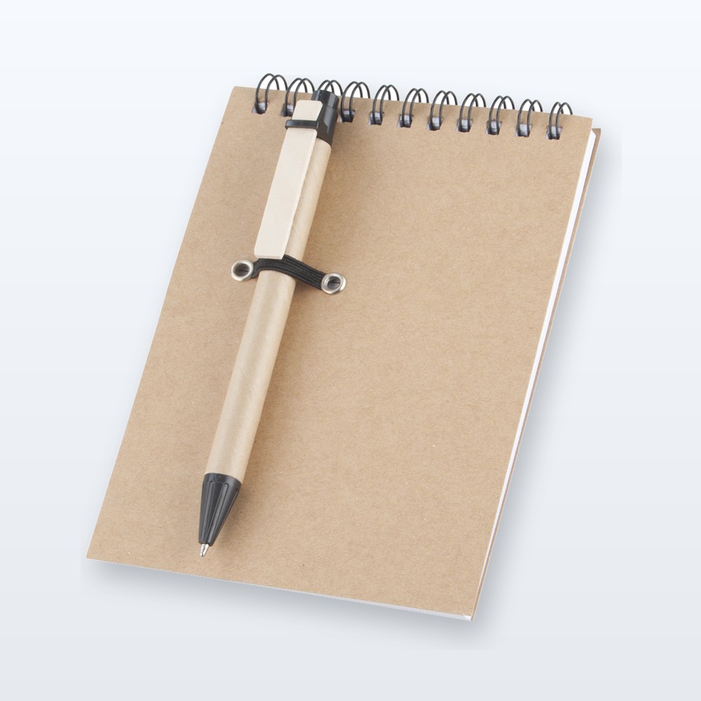 Quaderno con penna